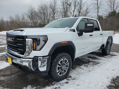 New 2026 GMC Sierra 3500 Pro w/ Convenience Package