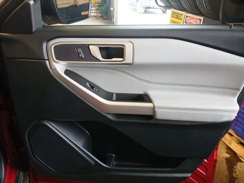 Used 2023 Ford Explorer XLT w/ Equipment Group 202A image 49