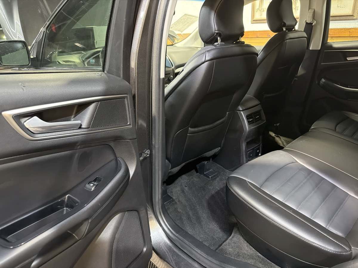 Used 2017 Ford Edge SEL w/ Equipment Group 201A FWD image 22