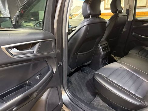 Used 2017 Ford Edge SEL w/ Equipment Group 201A FWD image 22