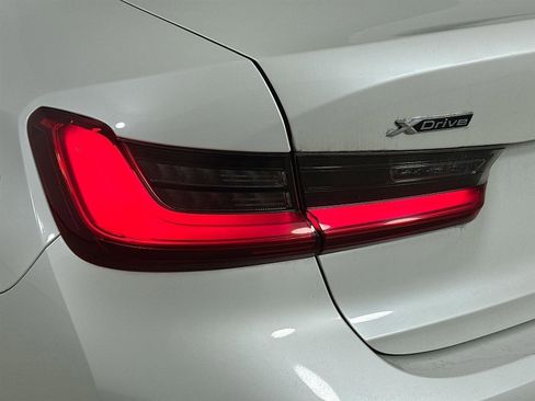 Used 2021 BMW 330i xDrive Sedan AWD/4WD image 13
