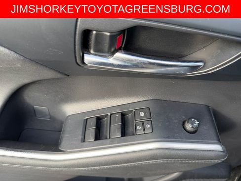 Used 2023 Toyota Highlander XLE AWD/4WD image 13