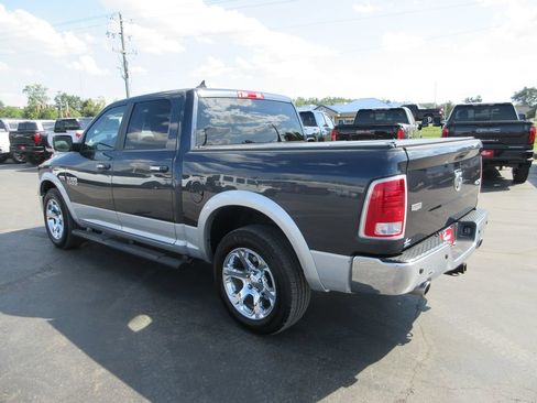 Used 2017 RAM 1500 Laramie w/ Convenience Group AWD/4WD image 10