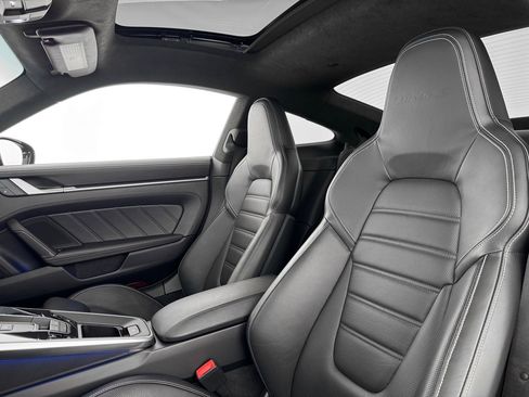 Used 2022 Porsche 911 Turbo S image 17