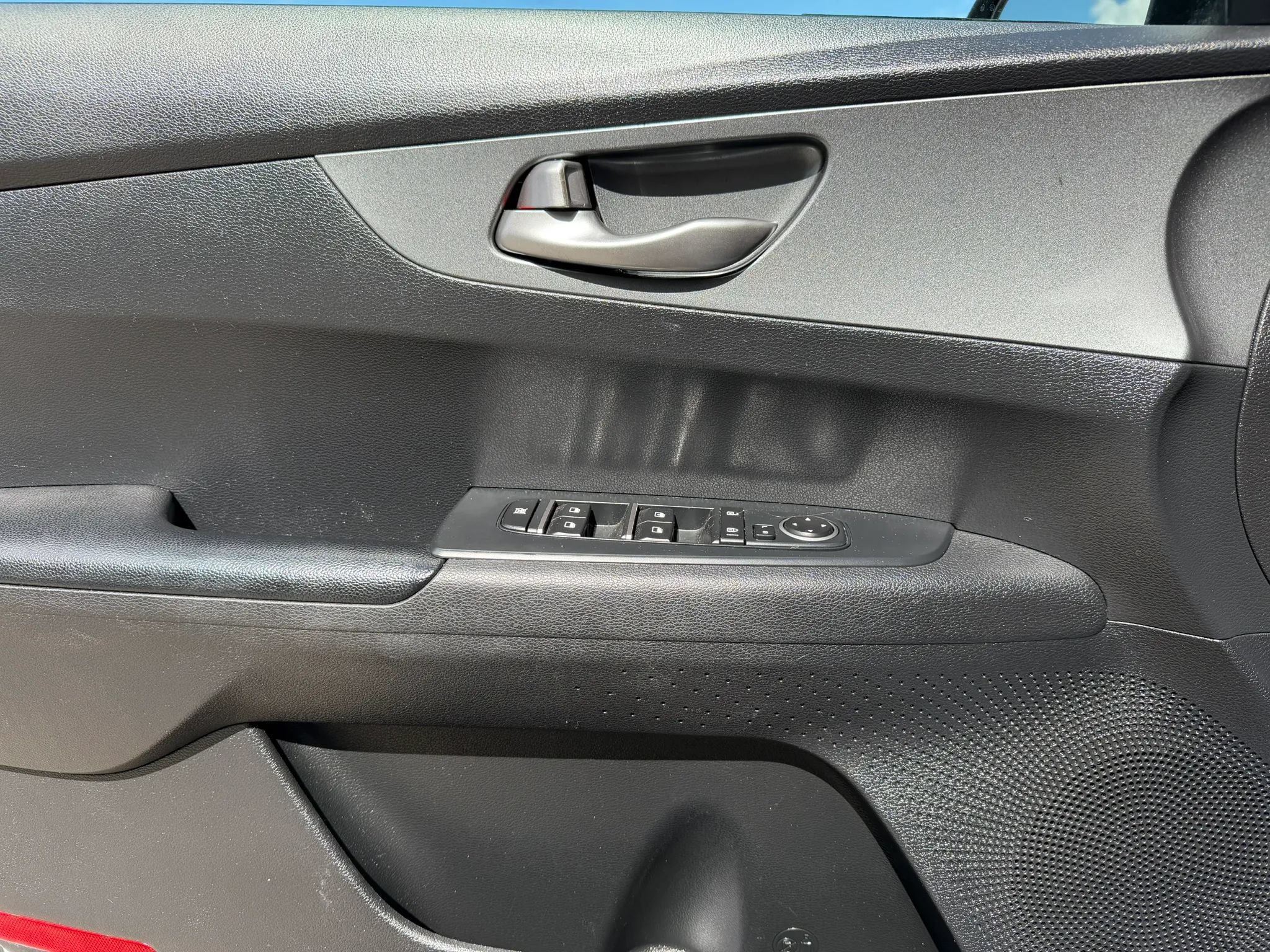 Used 2020 Kia Forte LXS FWD image 9