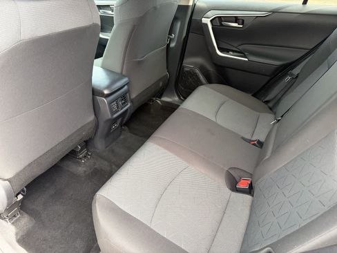 Used 2025 Toyota RAV4 XLE AWD/4WD image 27