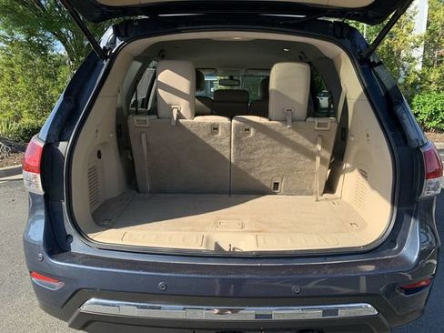 Used 2015 Nissan Pathfinder SL w/ SL Tech Package image 33