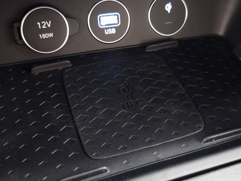 Used 2025 Genesis G70 3.3T Advanced image 25