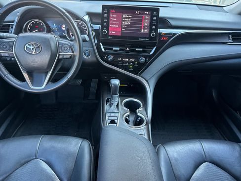 Used 2022 Toyota Camry XLE FWD image 3
