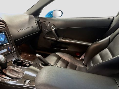 Used 2011 Chevrolet Corvette Coupe w/ 1LT image 24