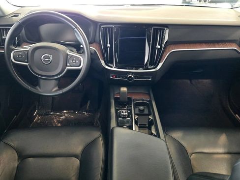 Used 2022 Volvo S60 B5 Inscription FWD image 17