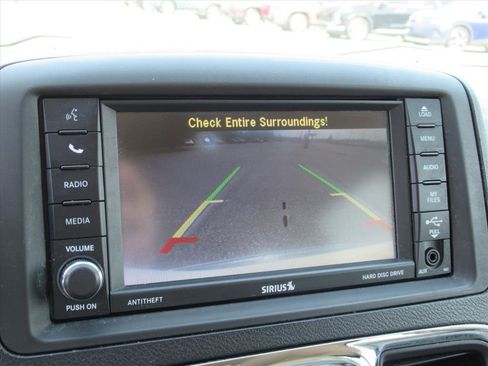 Used 2014 Chrysler Town & Country Touring image 27