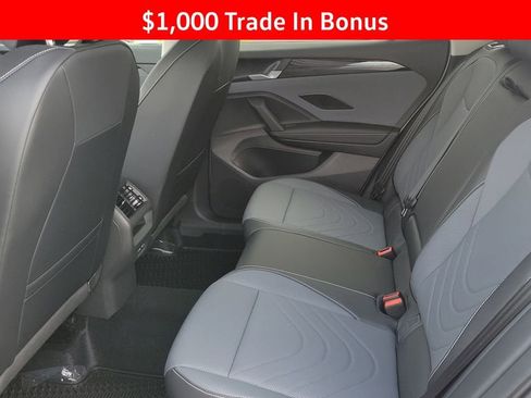 New 2026 Volkswagen Tiguan SE FWD image 11
