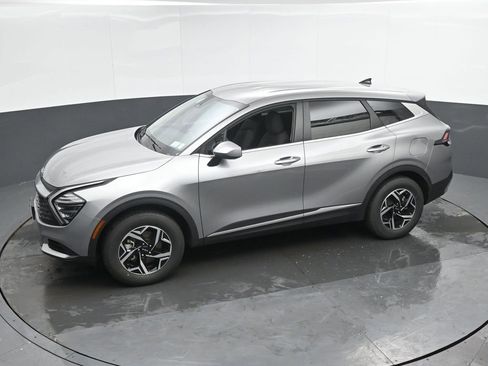 Used 2025 Kia Sportage LX image 37