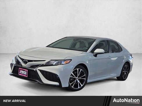 Used 2023 Toyota Camry LE image 1