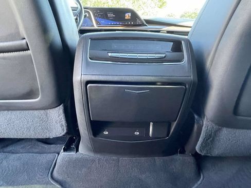 Used 2023 Cadillac Escalade ESV Premium Luxury AWD/4WD image 17