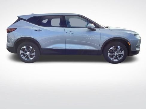 Used 2025 Chevrolet Blazer LT AWD/4WD image 10