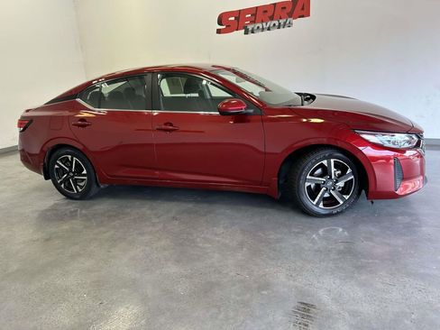 Used 2024 Nissan Sentra SV FWD image 2