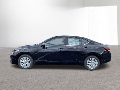 Used 2024 Nissan Sentra S FWD image 29