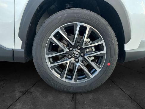 New 2026 Toyota Corolla Cross XLE image 15