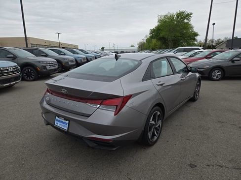 Certified 2023 Hyundai Elantra SEL w/ Convenience Package FWD image 6