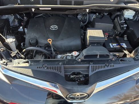 Used 2020 Toyota Sienna LE FWD image 24