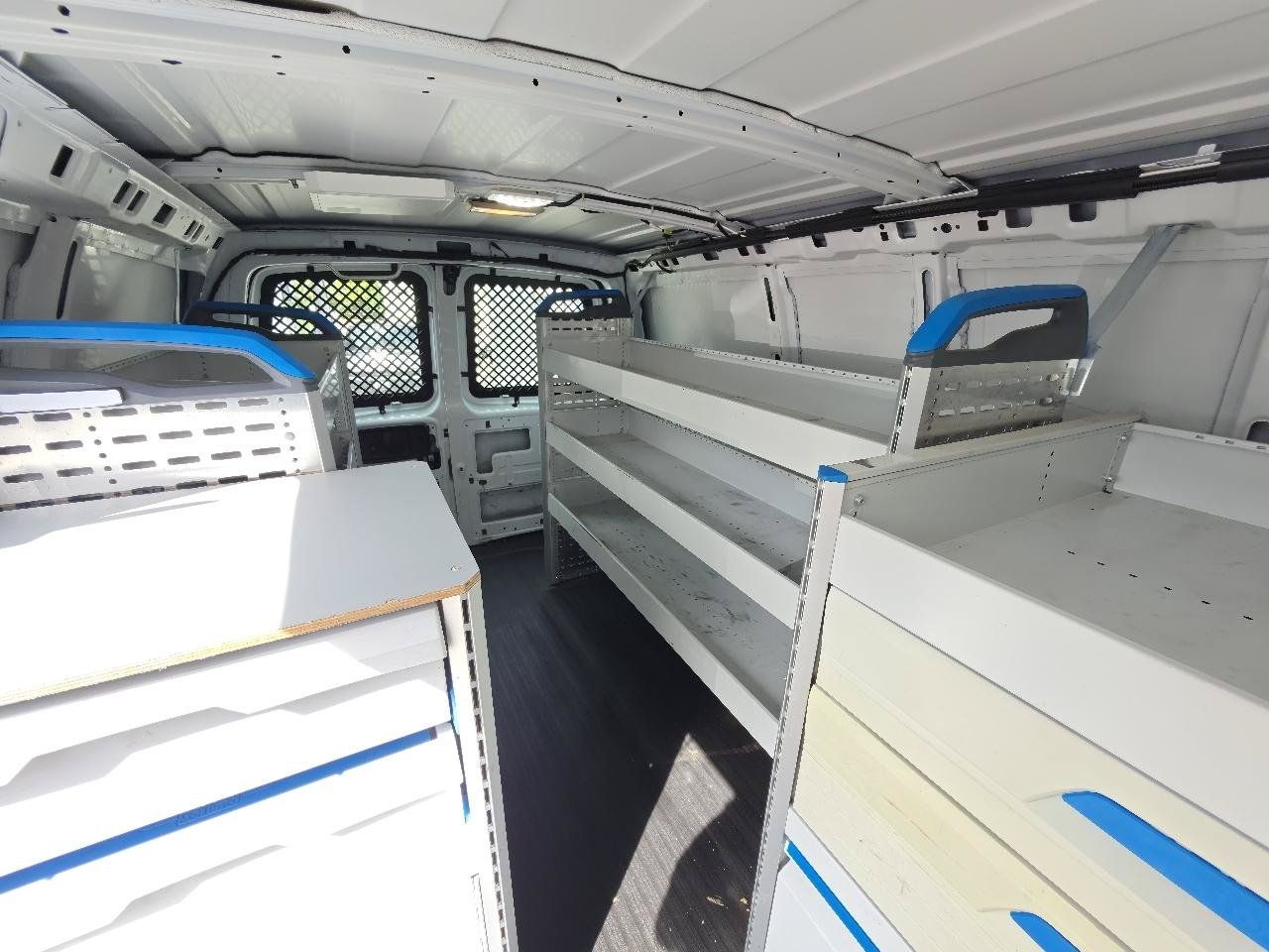 Used 2014 Chevrolet Express 2500 RWD image 17