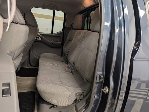 Used 2017 Nissan Frontier SV image 15