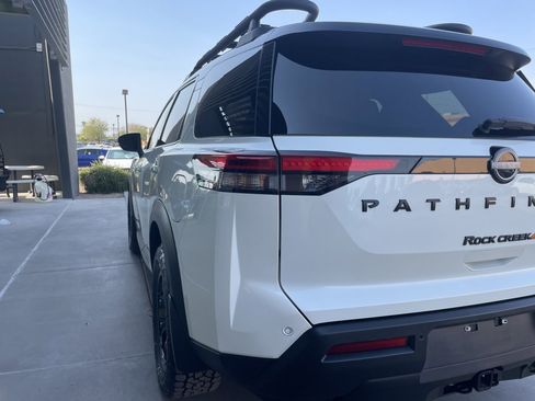 Used 2024 Nissan Pathfinder Rock Creek image 11