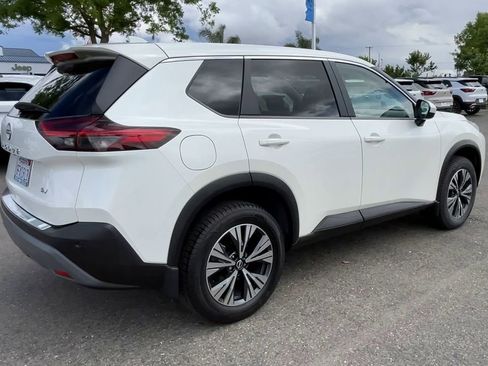 Used 2023 Nissan Rogue SV FWD image 7