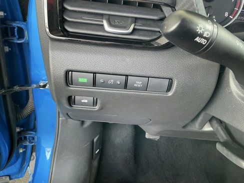 Used 2025 Nissan Sentra SV FWD image 20