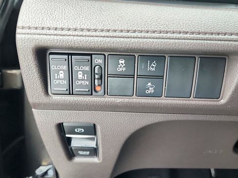 Used 2019 Honda Odyssey EX image 25