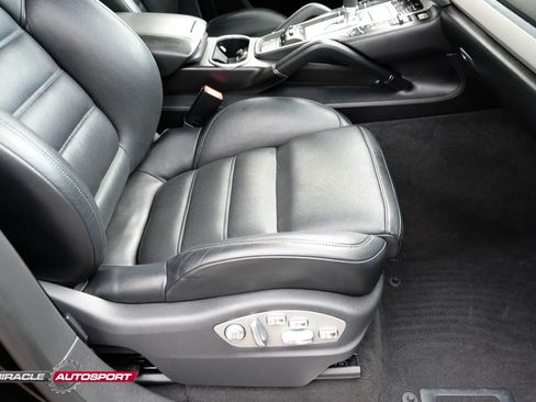 Used 2014 Porsche Cayenne Turbo AWD/4WD image 28