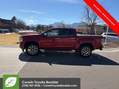 Used 2021 GMC Canyon Denali image 4