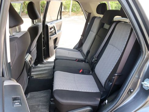 Used 2015 Toyota 4Runner SR5 image 16