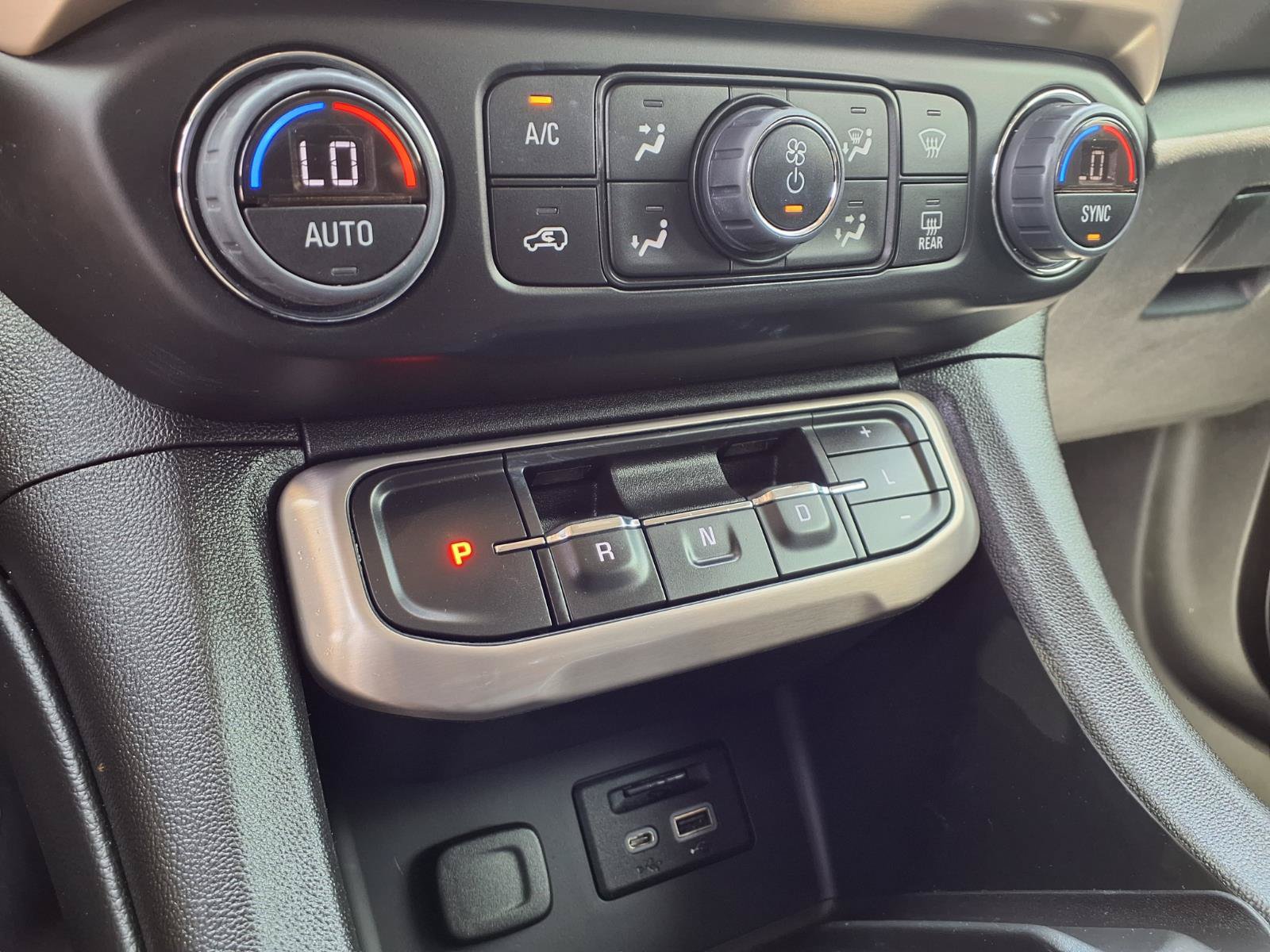 Used 2023 GMC Acadia Denali FWD image 7