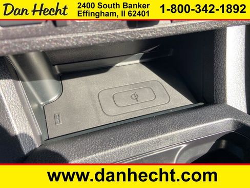 Used 2020 Toyota Tacoma Limited image 16