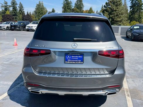 Used 2025 Mercedes-Benz GLS 450 4MATIC w/ AMG Line Exterior image 7