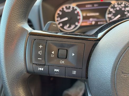 Certified 2022 Nissan Rogue SV image 12