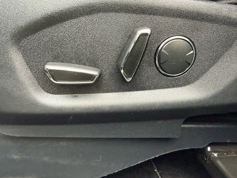 Used 2018 Ford Explorer XLT image 20