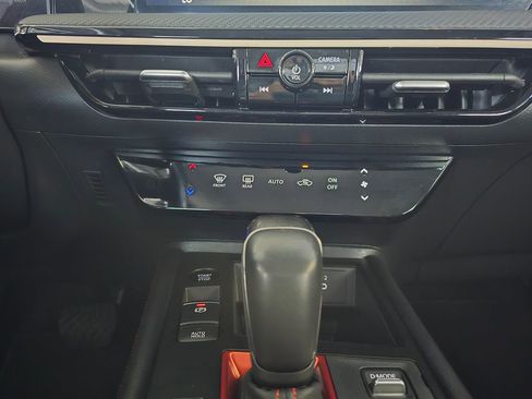 Used 2025 Nissan Kicks SR FWD image 36