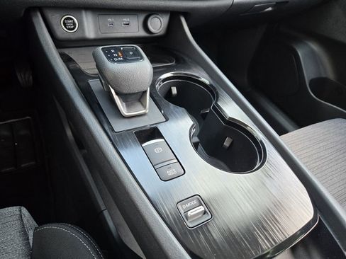 Used 2023 Nissan Rogue SV image 14