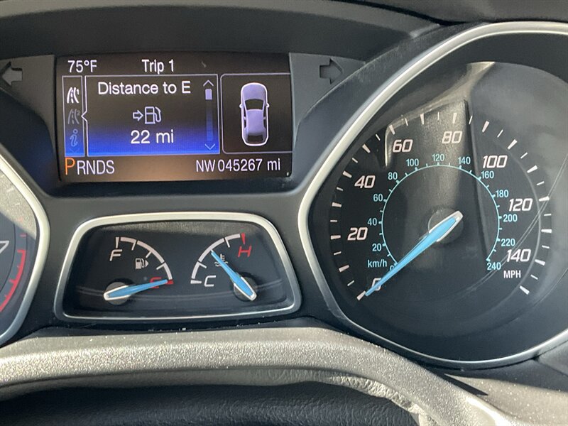 Used 2013 Ford Focus Titanium FWD image 22