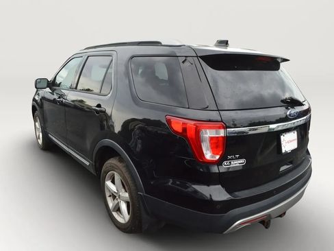 Used 2016 Ford Explorer XLT w/ Equipment Group 202A AWD/4WD image 3