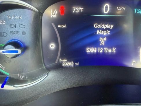 Used 2023 Chrysler Pacifica Touring-L w/ Uconnect Theater Family Group FWD image 20