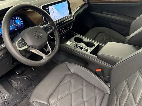 New 2026 Volkswagen Atlas SE image 9