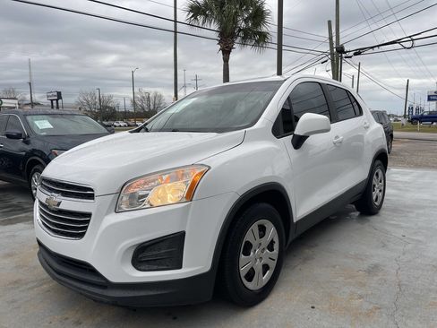 Used 2016 Chevrolet Trax LS image 1