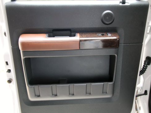 Used 2016 Ford F250 Platinum w/ FX4 Off-Road Package image 47