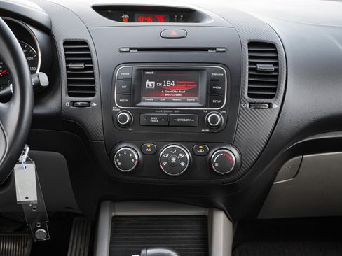 Used 2014 Kia Forte EX image 29