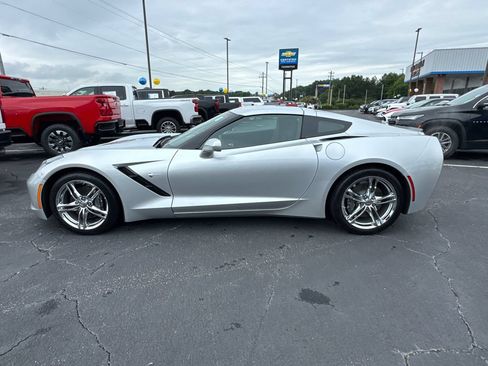 Used 2016 Chevrolet Corvette Stingray Coupe RWD image 9